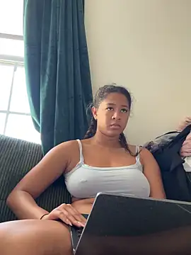 VanessaBling online show from 10-15-25, 02:14