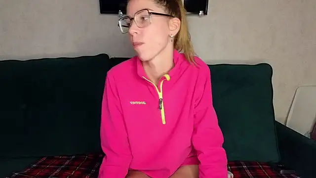 FoxLoveBasik online show from 02-17-25, 01:44