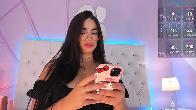 Snapshot of alyssa_vargas chatting on 01-10-25, 05:56 alyssa vargas online show from 01-10-25, 05:56