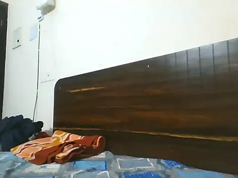 Dusky Aarav online show from 09-28-25, 08:43