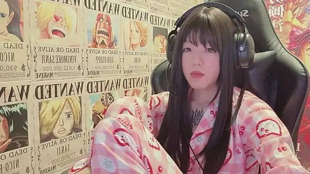 Snapshot of SNAKEgirlQAQ chatting on 06-05-26, 05:29 SNAKEgirlQAQ online show from 06-05-26, 05:29