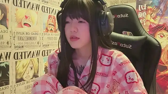 Snapshot of SNAKEgirlQAQ chatting on 06-03-26, 05:17 SNAKEgirlQAQ online show from 06-03-26, 05:17