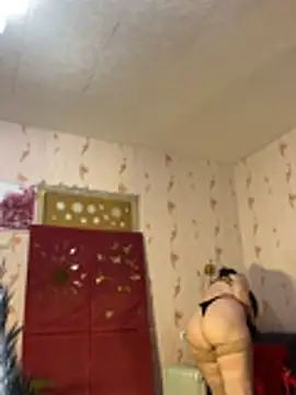 Snapshot of Renezlice chatting on 02-27-26, 06:19 Renezlice online show from 02-27-26, 06:19