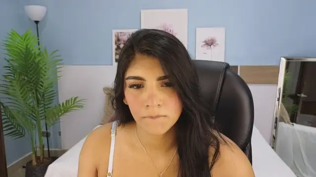 Snapshot of maiaa_ruiz chatting on 06-10-26, 05:47 maiaa ruiz online show from 06-10-26, 05:47