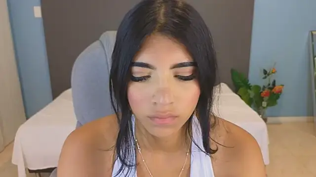 maiaa ruiz online show from 10-31-25, 03:30