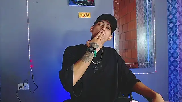 Liam lee online show from 06-07-26, 08:36