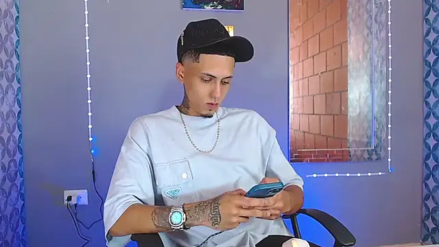 Liam lee online show from 06-04-26, 08:35