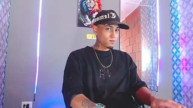 Liam lee online show from 04-05-26, 02:02