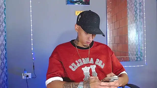 Liam lee online show from 06-06-26, 08:58