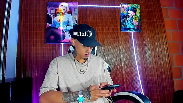 Snapshot of Liam_lee chatting on 02-27-26, 12:11 Liam lee online show from 02-27-26, 12:11