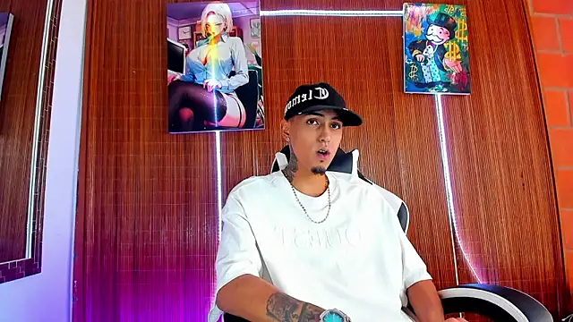 Snapshot of Liam_lee chatting on 02-18-26, 06:37 Liam lee online show from 02-18-26, 06:37