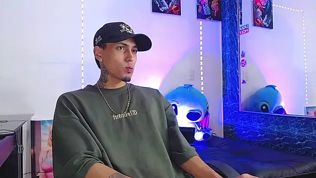 Liam lee online show from 11-14-25, 02:54