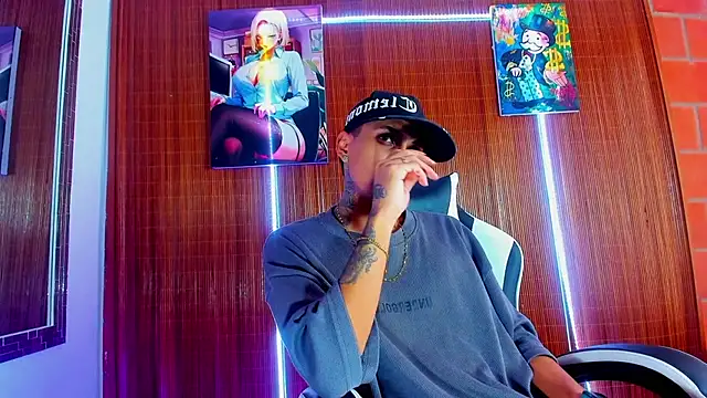 Snapshot of Liam_lee chatting on 02-11-26, 09:25 Liam lee online show from 02-11-26, 09:25