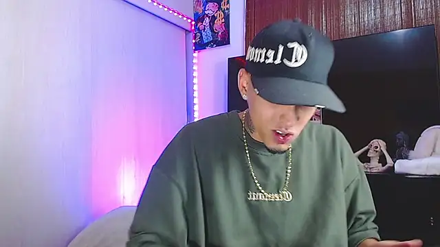 Liam lee online show from 11-30-25, 07:36