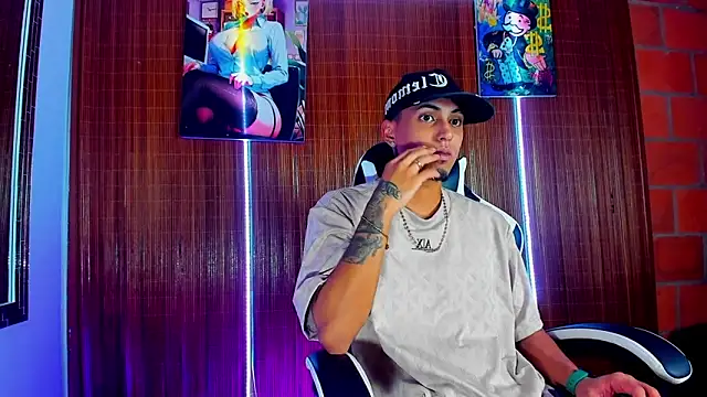 Snapshot of Liam_lee chatting on 02-07-26, 11:13 Liam lee online show from 02-07-26, 11:13