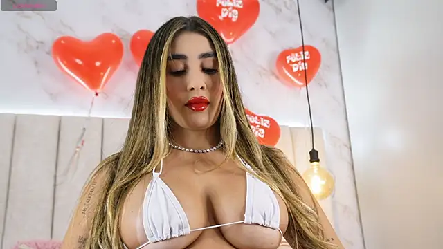 Snapshot of Annyy_Rosse chatting on 02-14-26, 05:29 Annyy Rosse online show from 02-14-26, 05:29