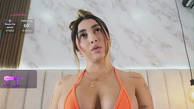 Snapshot of Annyy_Rosse chatting on 01-17-26, 04:49 Annyy Rosse online show from 01-17-26, 04:49