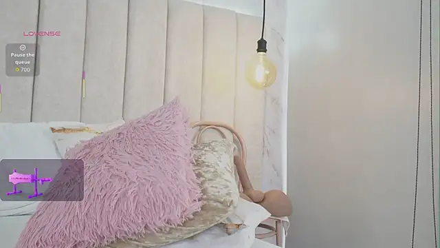 Snapshot of Annyy_Rosse chatting on 01-15-26, 05:05 Annyy Rosse online show from 01-15-26, 05:05