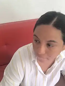 Snapshot of Francesca_ferrari chatting on 06-21-26, 04:35 Francesca ferrari online show from 06-21-26, 04:35