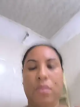 Snapshot of Francesca_ferrari chatting on 05-20-26, 02:03 Francesca ferrari online show from 05-20-26, 02:03