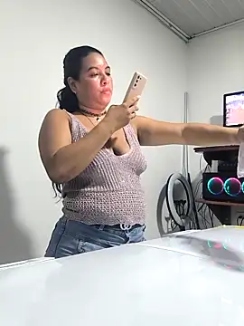 Francesca ferrari online show from 11-18-25, 09:29