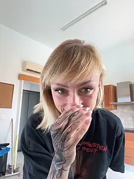 haileyhope  online show from 10-03-25, 08:49