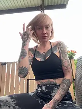 haileyhope  online show from 04-15-26, 10:43