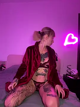 haileyhope  online show from 01-06-26, 07:07