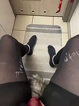 Snapshot of pinnklinkk chatting on 03-27-26, 02:31 pinnklinkk online show from 03-27-26, 02:31