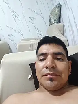 Snapshot of latino17 chatting on 03-03-26, 03:13 latino17 online show from 03-03-26, 03:13