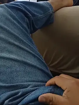 Snapshot of latino17 chatting on 11-15-25, 07:18 latino17 online show from 11-15-25, 07:18