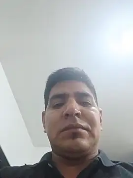 Snapshot of latino17 chatting on 11-15-25, 05:55 latino17 online show from 11-15-25, 05:55