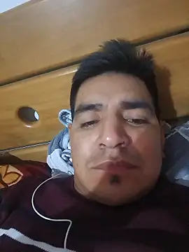 Snapshot of latino17 chatting on 01-08-26, 07:03 latino17 online show from 01-08-26, 07:03