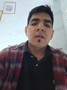 Snapshot of latino17 chatting on 11-16-25, 07:24 latino17 online show from 11-16-25, 07:24