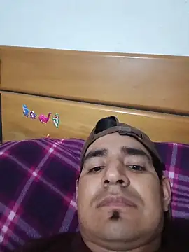 Snapshot of latino17 chatting on 12-05-25, 06:34 latino17 online show from 12-05-25, 06:34