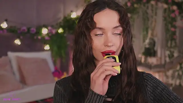 Meow Nancy online show from 01-24-25, 06:24