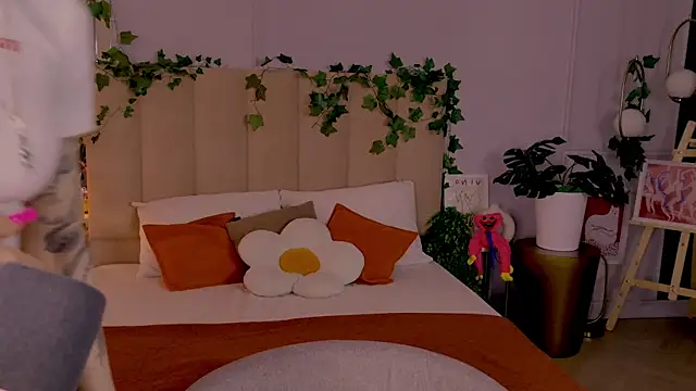 Meow Nancy online show from 06-15-26, 05:07