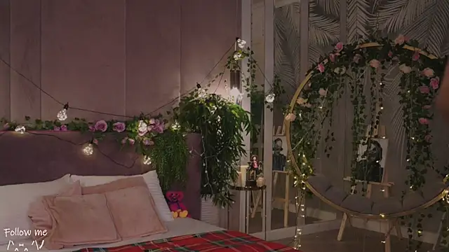 Meow Nancy online show from 02-05-25, 05:41