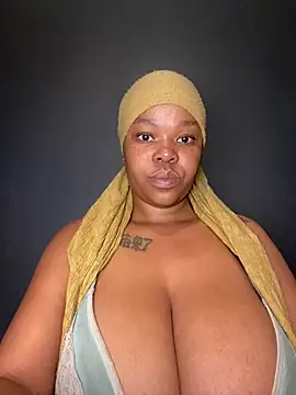 Snapshot of Mandy-101 chatting on 07-16-26, 02:14 Mandy-101 online show from 07-16-26, 02:14
