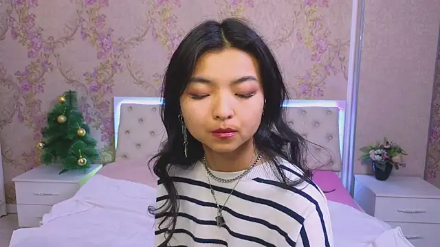 Shy Kira online show from 01-07-25, 06:35