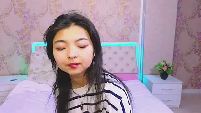 Shy Kira online show from 01-20-25, 03:39