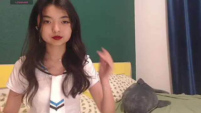 Snapshot of Shy_Kira chatting on 06-17-26, 01:54 Shy Kira online show from 06-17-26, 01:54