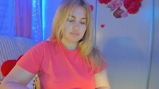 Snapshot of CoraSwon chatting on 03-19-25, 06:44 CoraSwon online show from 03-19-25, 06:44