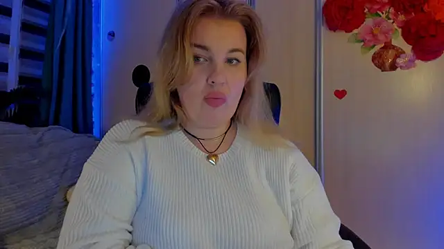 CoraSwon online show from 11-13-25, 10:02