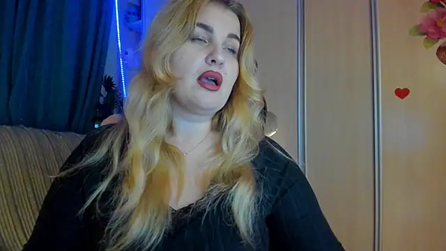 CoraSwon online show from 03-31-26, 02:19