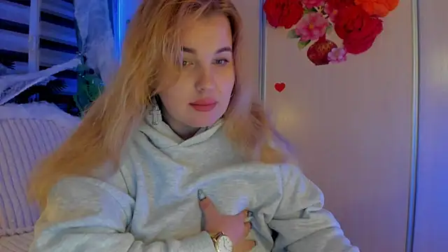 CoraSwon online show from 11-02-25, 10:26