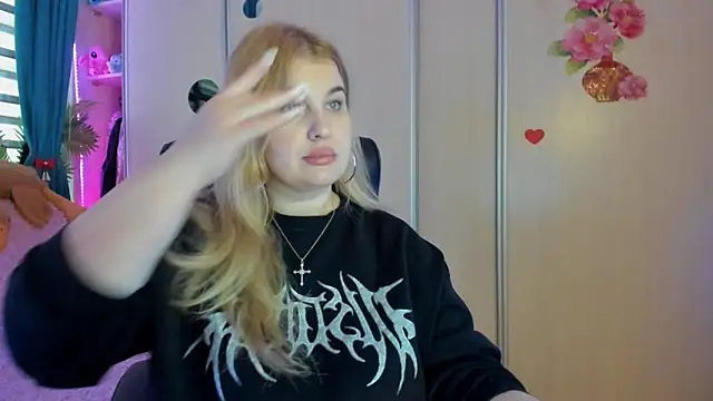 CoraSwon online show from 02-19-26, 07:05