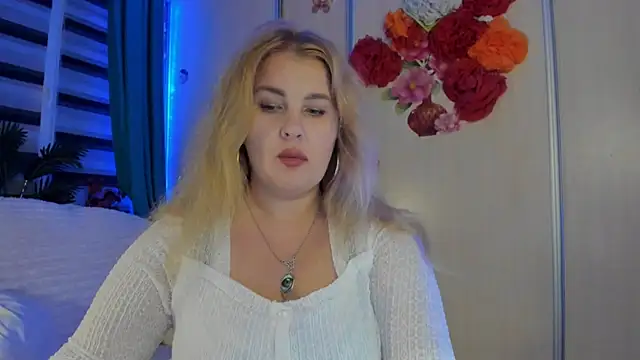 Snapshot of CoraSwon chatting on 10-17-25, 05:59 CoraSwon online show from 10-17-25, 05:59