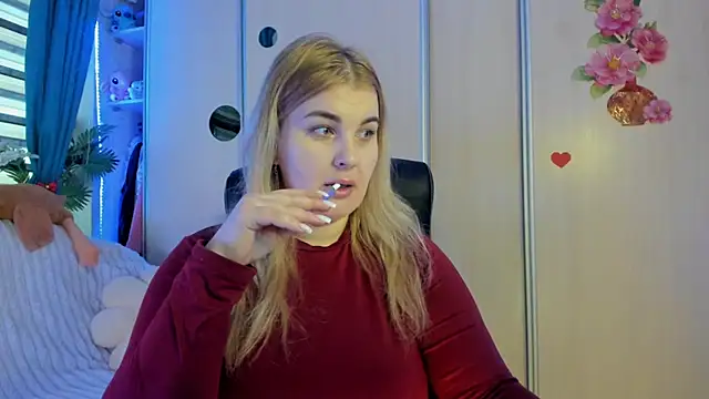 CoraSwon online show from 02-17-26, 07:27