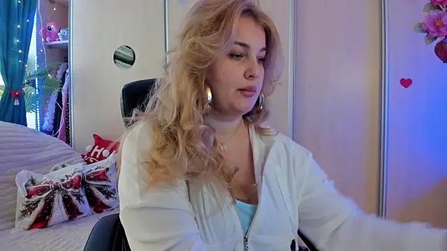 CoraSwon online show from 01-10-26, 11:16